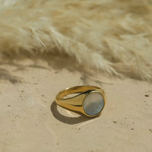 
            
                Load image into Gallery viewer, Mother of Pearl Signet Ring
            
        