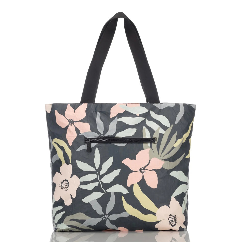 
            
                Load image into Gallery viewer, ALOHA COLLECTION Flora Day Tripper bag
            
        
