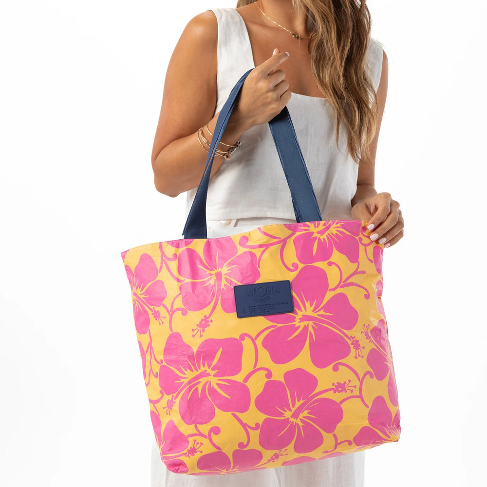 
            
                Load image into Gallery viewer, ALOHA COLLECTION Day Tripper tote bag Hana Hou Punch
            
        
