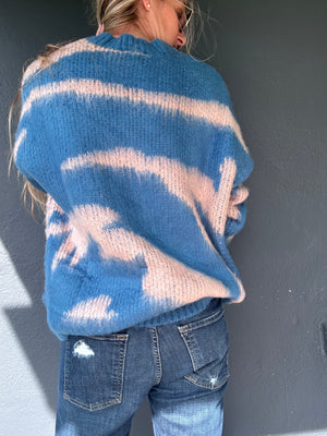 
            
                Load image into Gallery viewer, Palm Beach cozy sweater
            
        