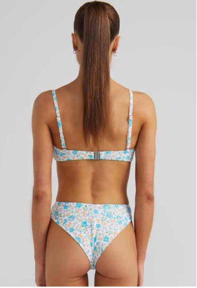 
            
                Load image into Gallery viewer, POOLSIDE PARADISO Sicily knot bikini top
            
        