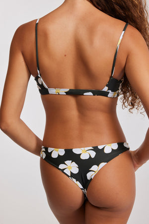 
            
                Load image into Gallery viewer, BENOA Hina bikini bottom-Kammies
            
        
