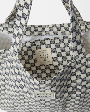 
            
                Load image into Gallery viewer, BILLABONG So Essential tote bag
            
        