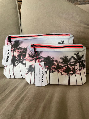 
            
                Load image into Gallery viewer, ALOHA COLLECTION Mid Makena pouch
            
        
