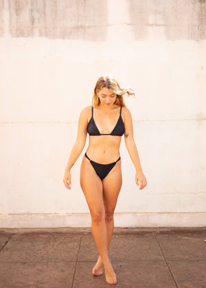 
            
                Load image into Gallery viewer, MAKENA Opihi bikini top-Black
            
        